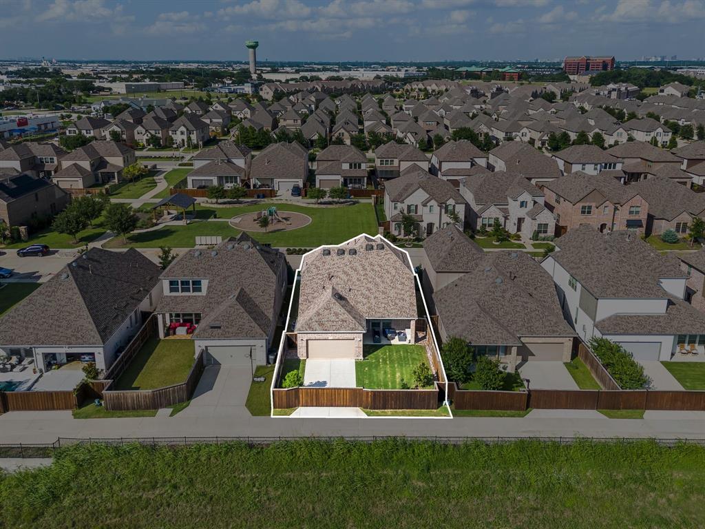 12767 Royal Oaks Lane