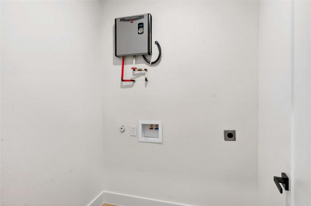 Dallas Land & Loan 02 - Residential Income