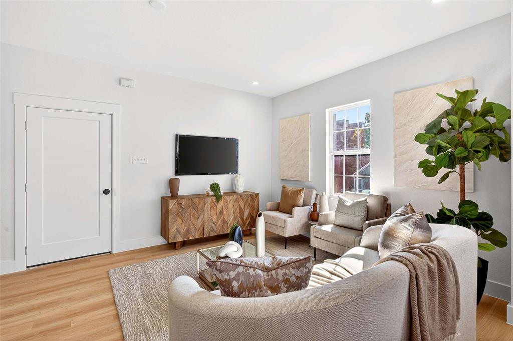 Dallas Land & Loan 02 - Residential Income