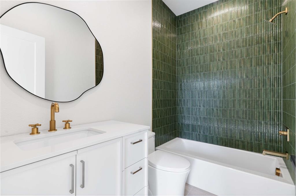 Dallas Land & Loan 02 - Residential Income