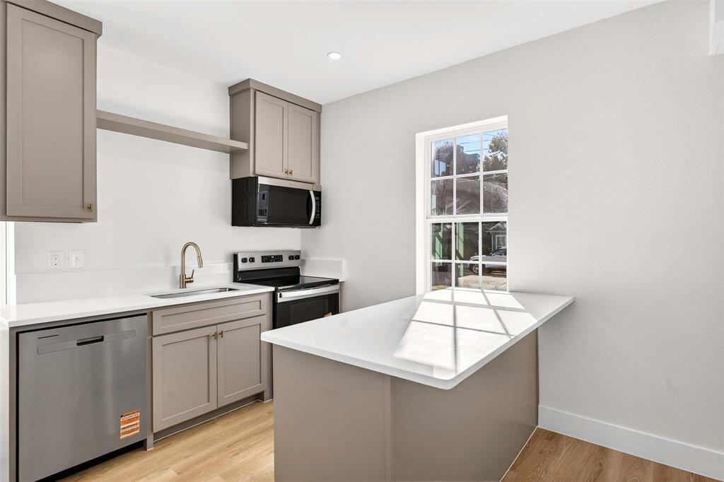 Dallas Land & Loan 02 - Residential Income