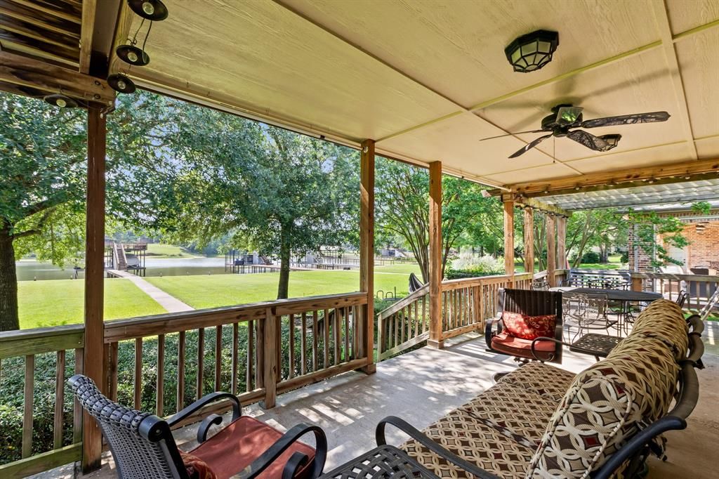 Photo of 194 Bushwhacker Drive, Mabank, TX 75156 (MLS # 21293518)