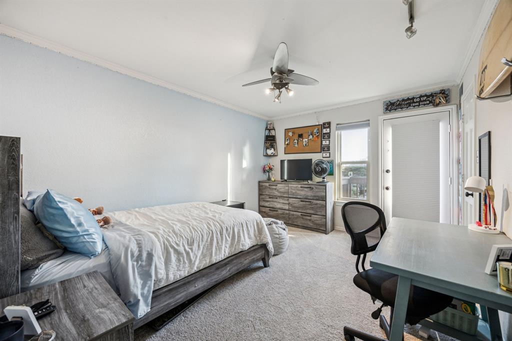 Woodland Hills Colleyville - Residential