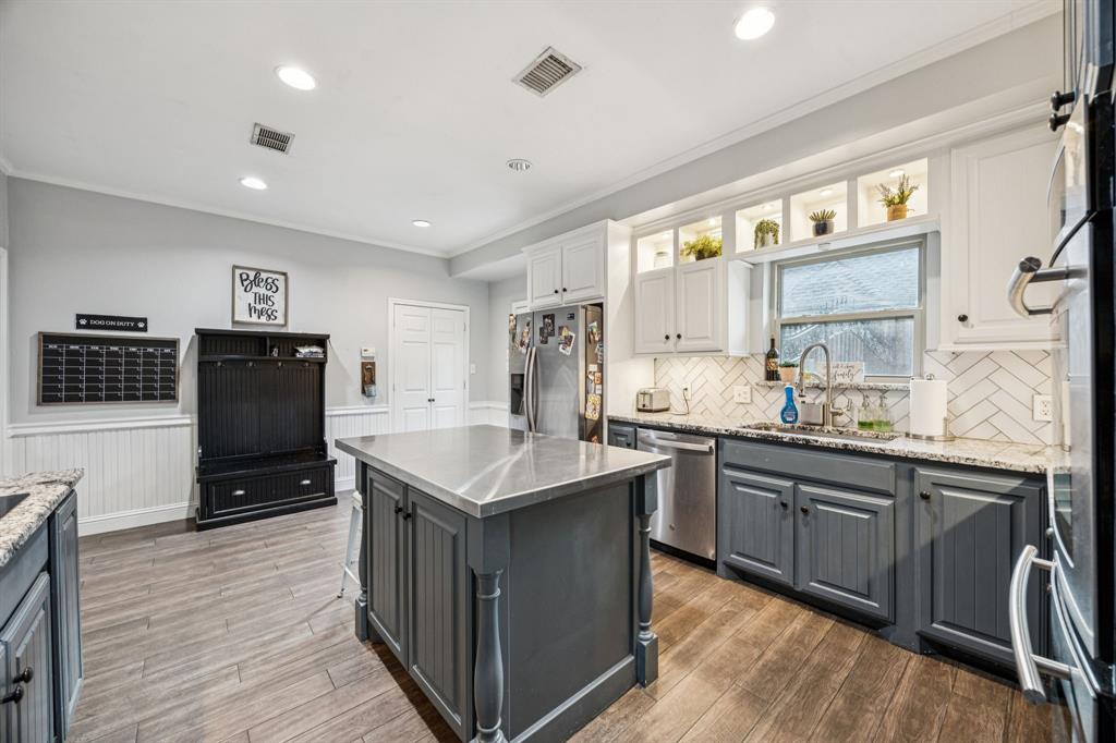 Woodland Hills Colleyville - Residential