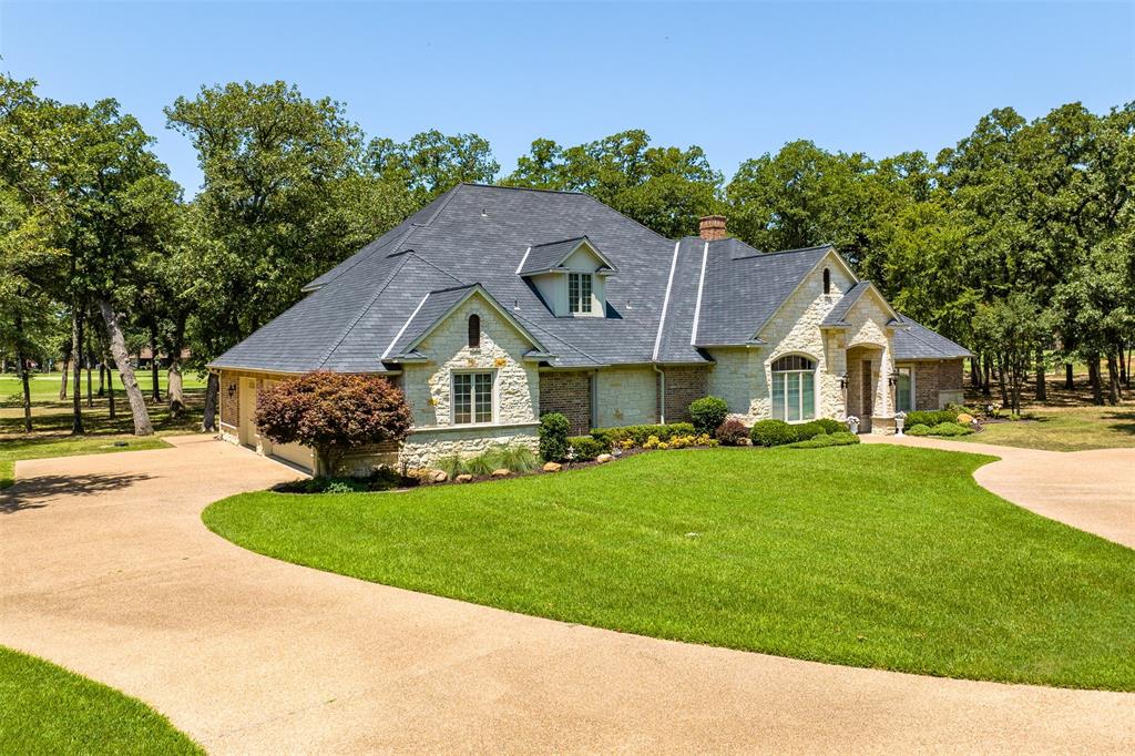 167 Saint Andrews Drive E