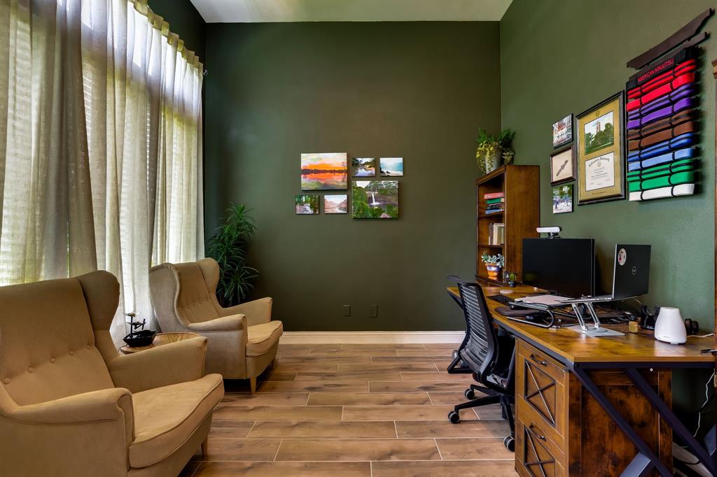 947 Silverleaf Drive