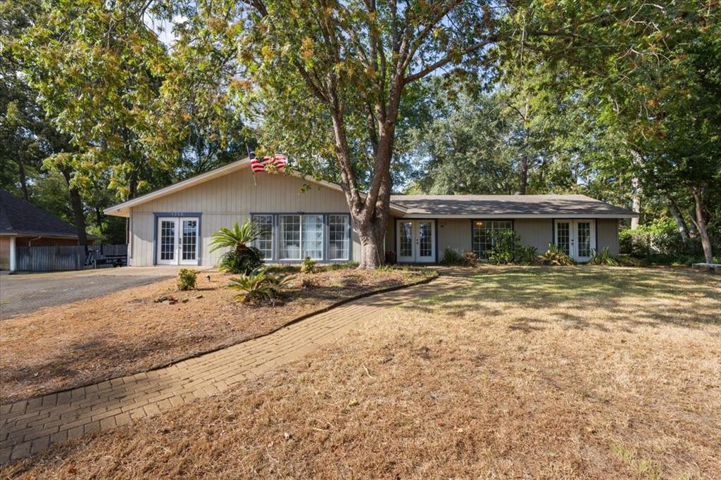 1715 Leisure Lane