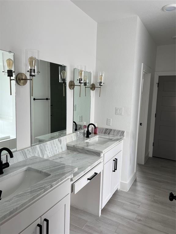 HILLS OF LAKE COUNTRY - Residential Lease