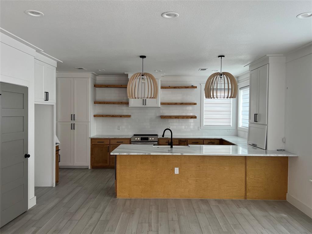 HILLS OF LAKE COUNTRY - Residential Lease