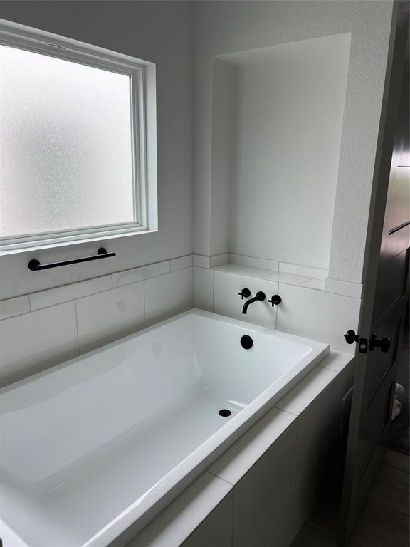 HILLS OF LAKE COUNTRY - Residential Lease