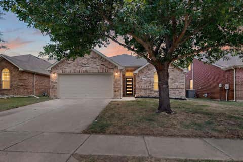 Photo of 336 Mystic River Trail, Fort Worth, TX 76131 (MLS # 21347738)