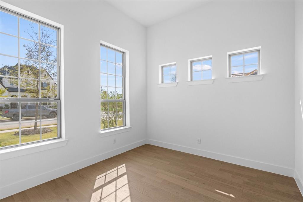 2740 Live Oak Lane