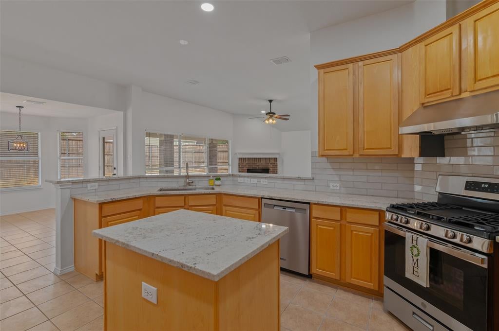 2809 Hollow Ridge Drive