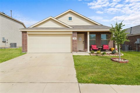 Photo of 1005 CRESTVIEW Drive #75141, Hutchins, TX 75141 (MLS # 21253462)
