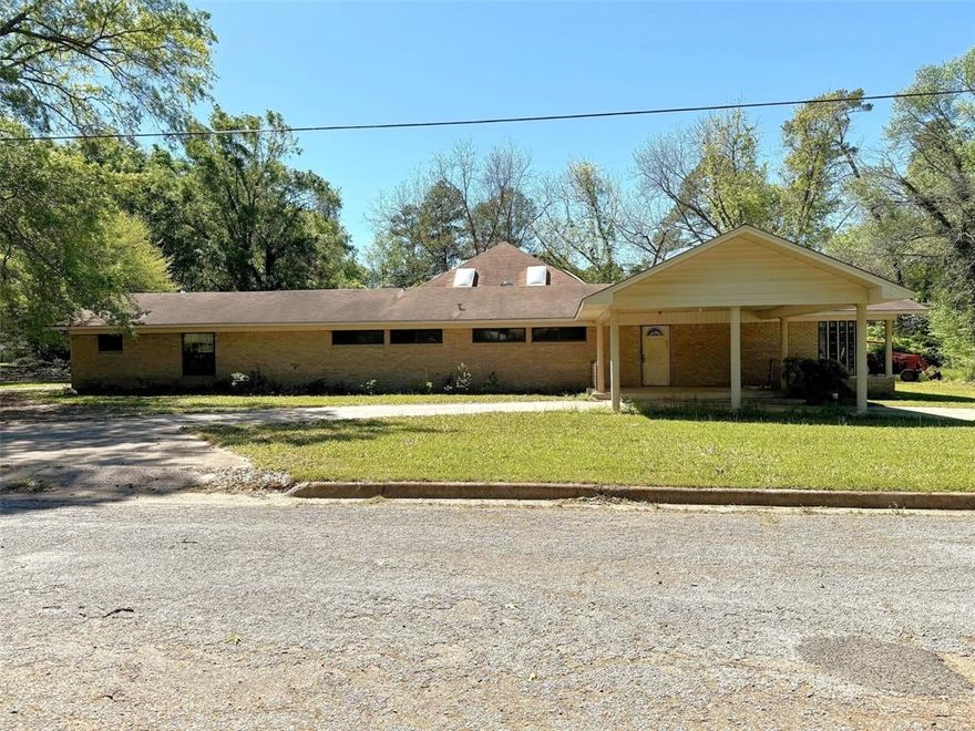 Buy Now - Delight Later! Calling investors on this 4 bedroom 3.5 bath 2 car garage home on a 0.98 acre corner lot with over2,900 living SF, new kitchen cabinets, indoor pool, & detached storage building. Don't procrastinate. A Real Deal For A Smart Shopper!
