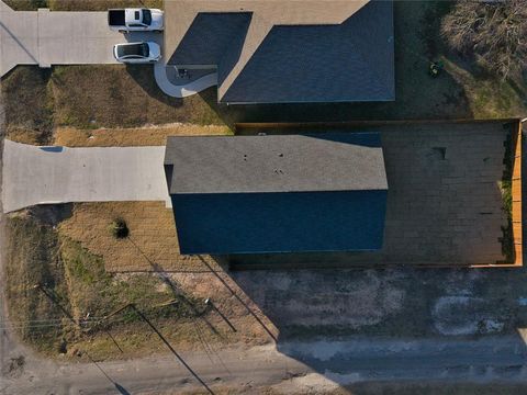 Tiny photo for 411 W Elm Street, Whitewright, TX 75491 (MLS # 21341473)