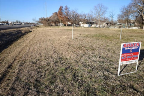 Photo of 4204 B N Main Street, Cleburne, TX 76058 (MLS # 21390978)
