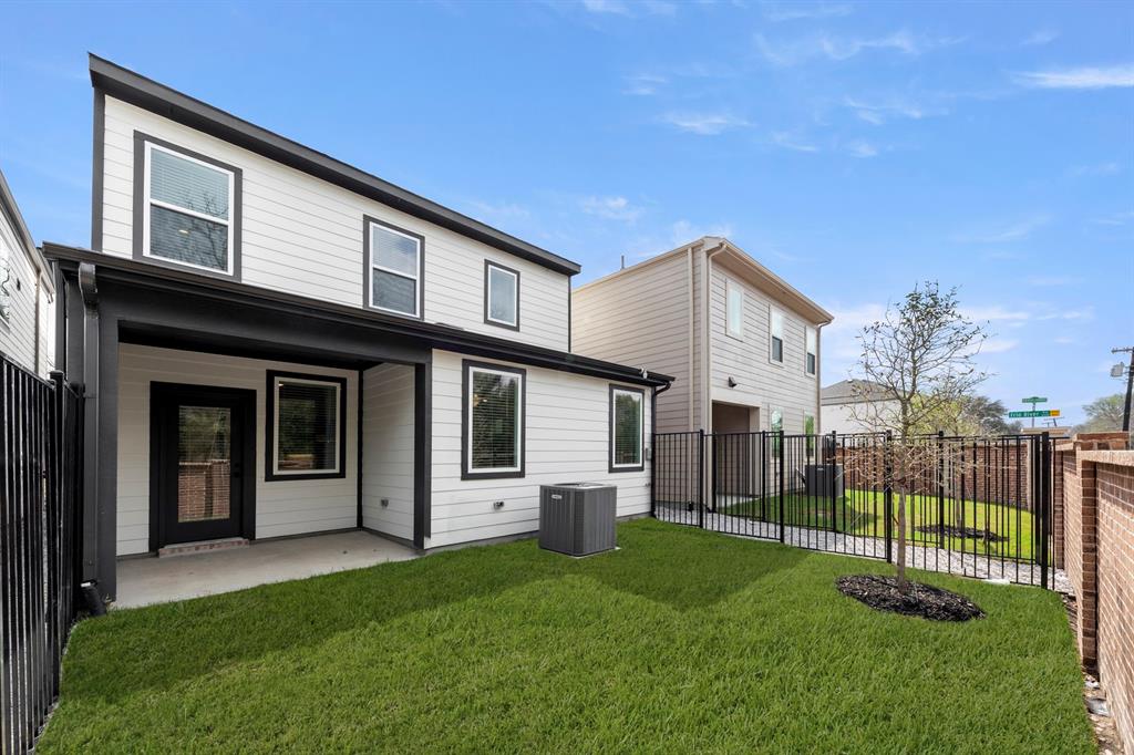 Sereno Oaks at Buckner Terrace - Residential