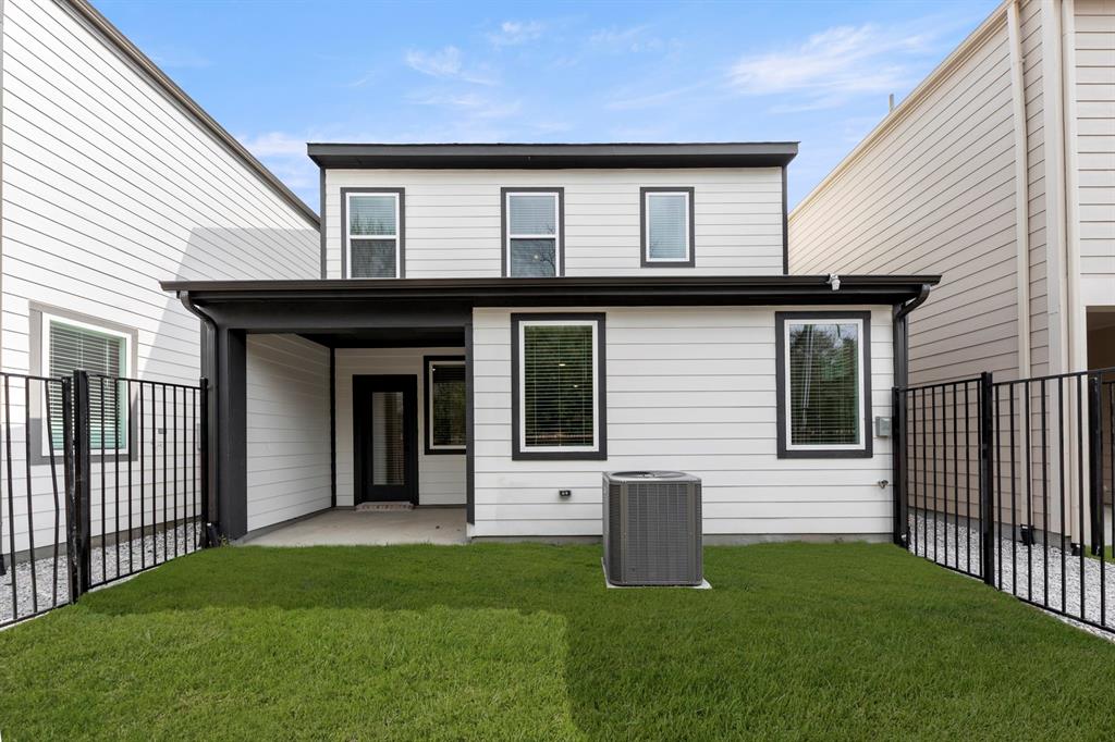 Sereno Oaks at Buckner Terrace - Residential