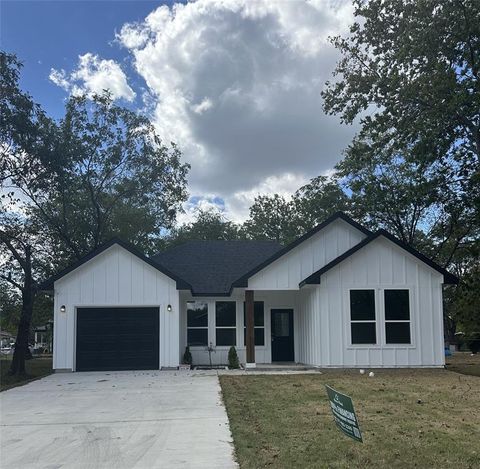 1505 Division Street Commerce TX 75428