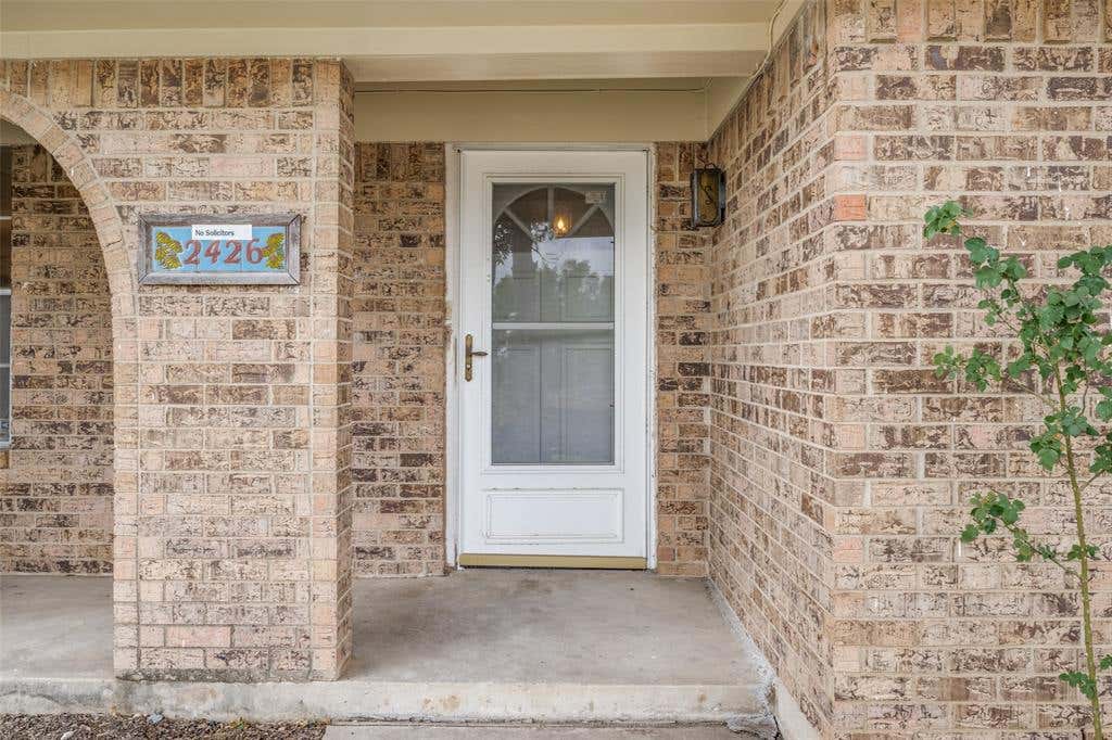 Photo of 2426 Yellowstone Place, Denton, TX 76209 (MLS # 21333400)