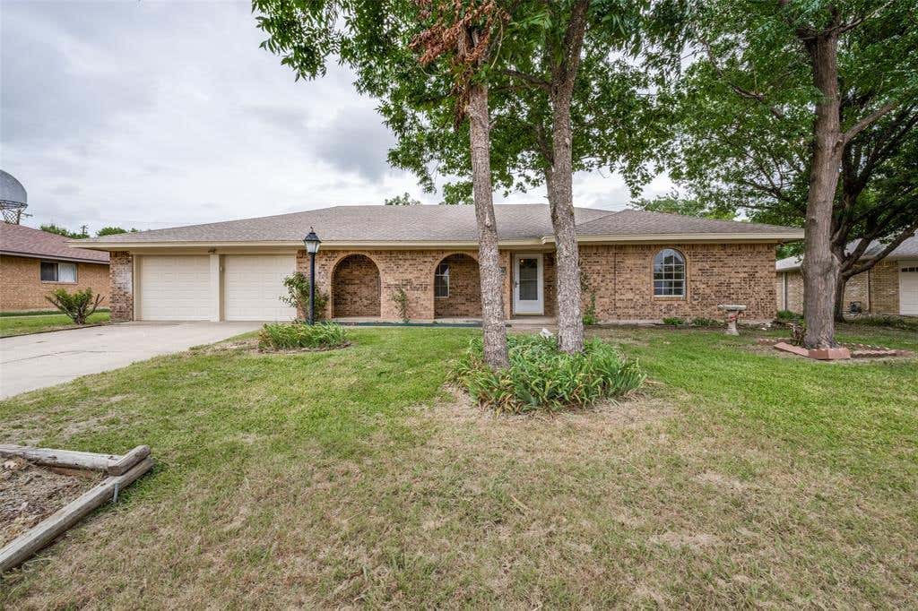 Photo of 2426 Yellowstone Place, Denton, TX 76209 (MLS # 21333400)