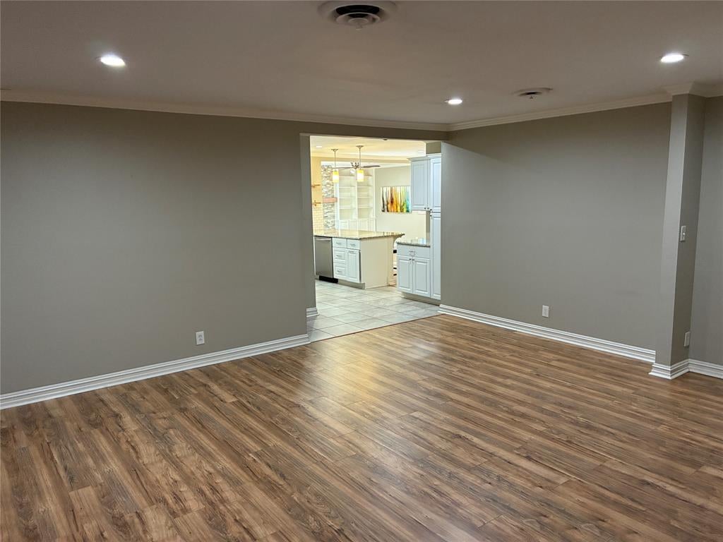 2030 Bermuda Street
