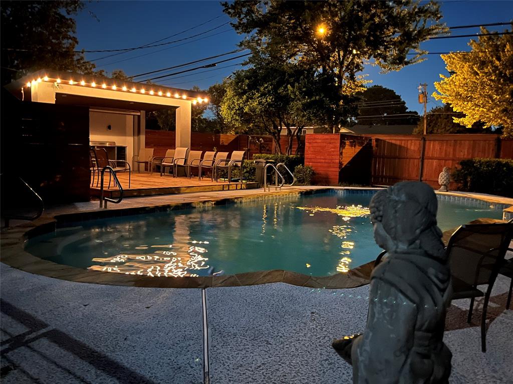 2712 Beechmont Place