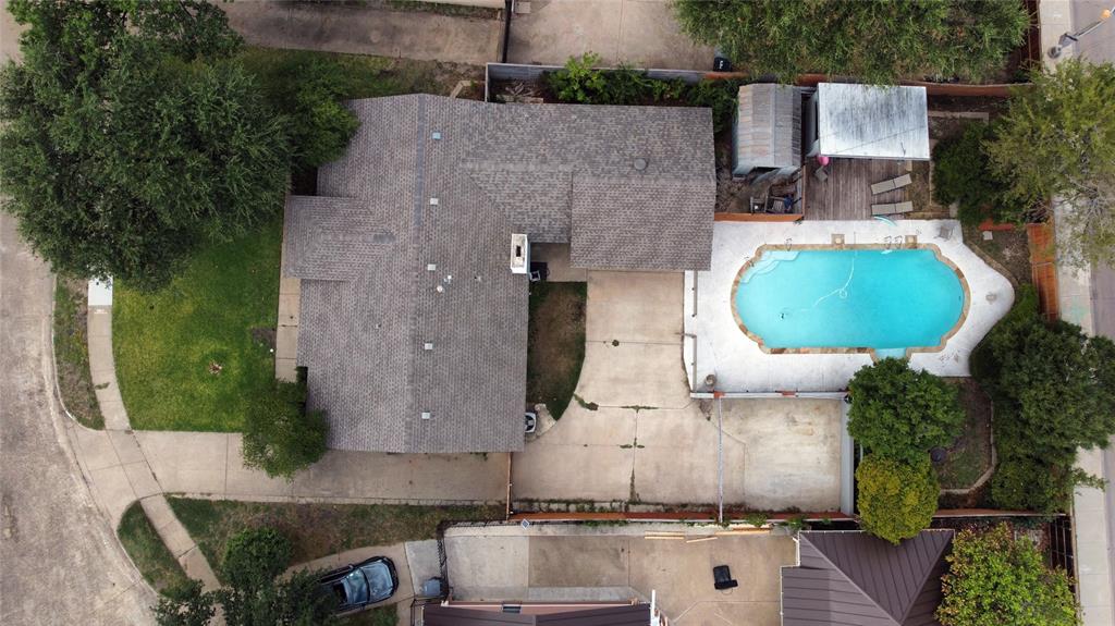 2712 Beechmont Place