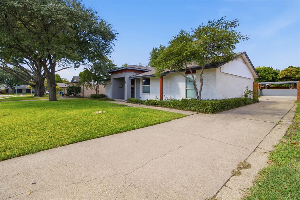 2712 Beechmont Place