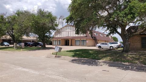 123 Executive Way DeSoto TX 75115