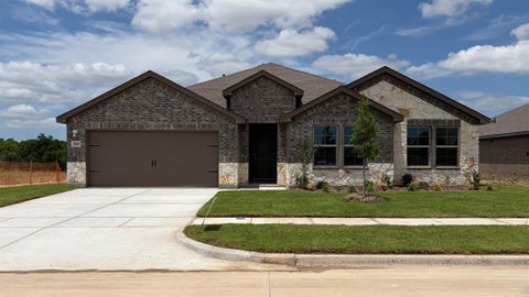 Photo of 2003 Reveille Way, Terrell, TX 75160 (MLS # 21274233)