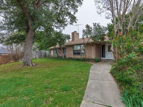 2713 Clearmeadow Court, Bedford, TX 76021 - #: 20564180