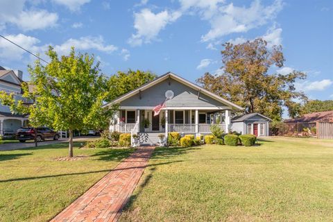 254 E Houston Street Van Alstyne TX 75495