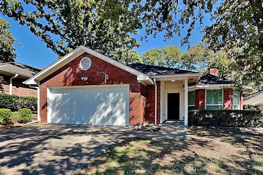 $1000 off the First Full Month of Rent! Charming 3 bed, 2 bath 1,493 sq ft home in Arlington! Open kitchen concept with updated counters. Primary suite with attached bathroom. Spacious backyard, great for gatherings! Pets accepted on a case by case basis. Additional admin fees apply. The Fireplace is decorative. Schedule your showing today! This home is as-is.  
LEASE TERM: 1 year

This home may be located within a Homeowners Association (HOA) community. If so, residents will be responsible for adhering to all HOA rules and regulations. Please contact your agent or landlord's agent for more information.