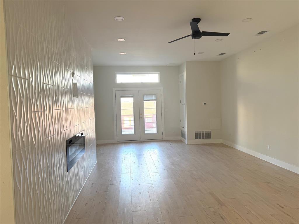 2419 Crossman Avenue