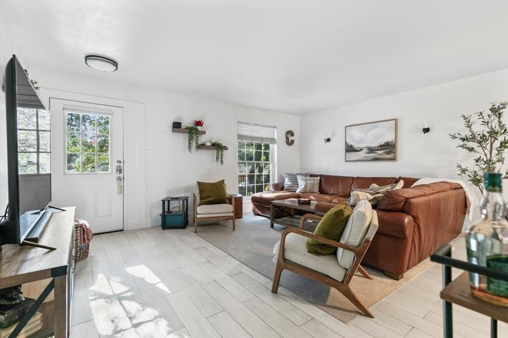 Ridglea Estate Condo - Residential