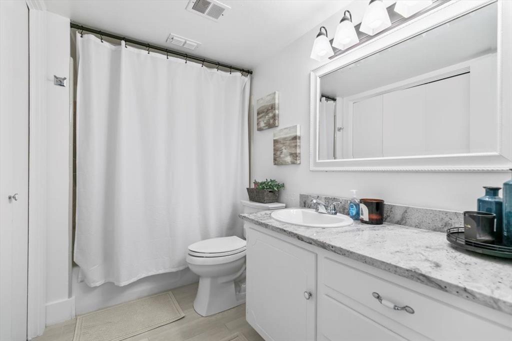 Ridglea Estate Condo - Residential