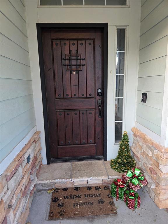 709 Creek Walk Place