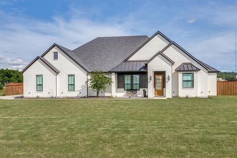 10906 Chriswood Drive Crowley TX 76036