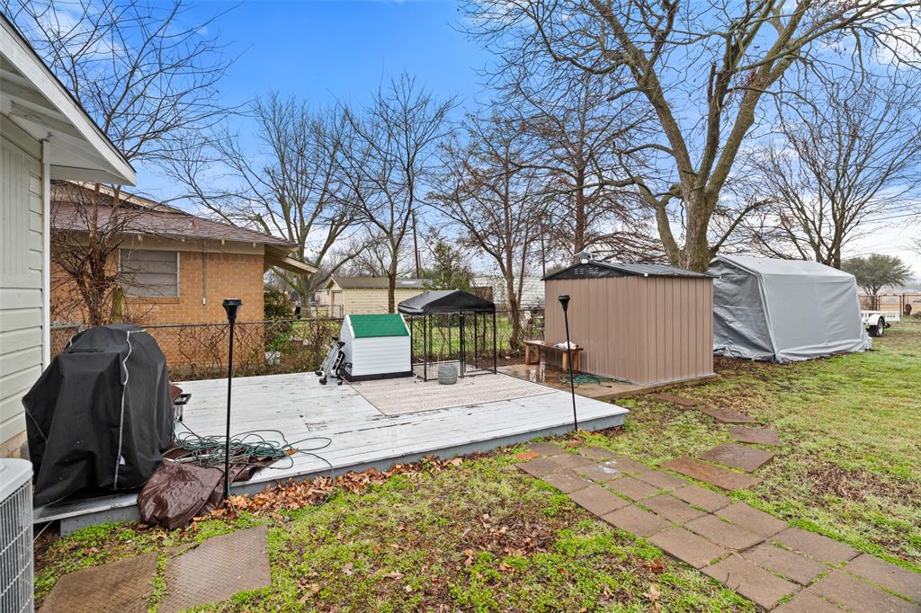 Cleburne, Texas 76033, United States, 3 Bedrooms Bedrooms, ,2 BathroomsBathrooms,Residential,Pending,1845