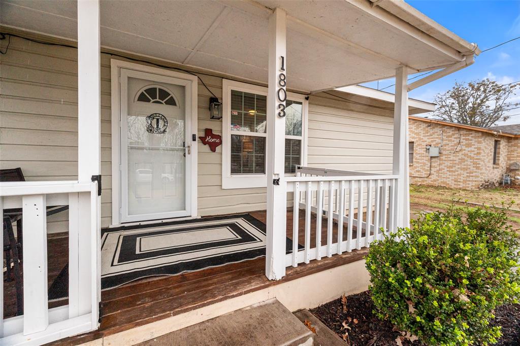 Cleburne, Texas 76033, United States, 3 Bedrooms Bedrooms, ,2 BathroomsBathrooms,Residential,Pending,1845