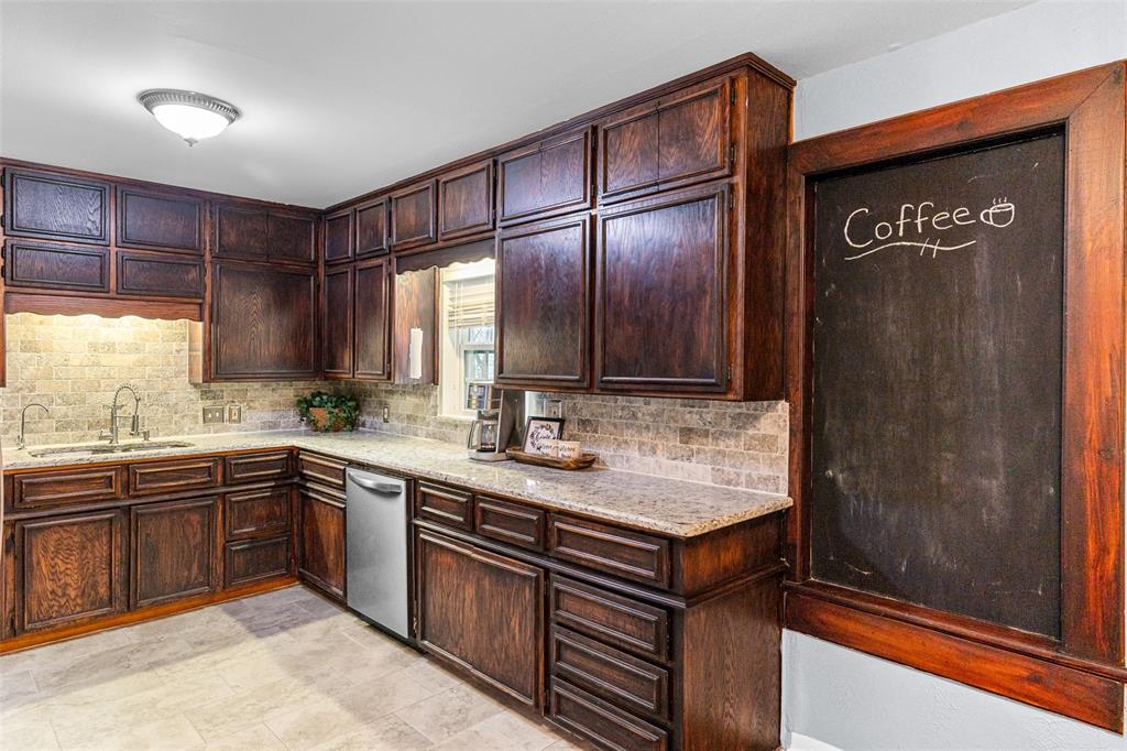 Cleburne, Texas 76033, United States, 3 Bedrooms Bedrooms, ,2 BathroomsBathrooms,Residential,Pending,1845