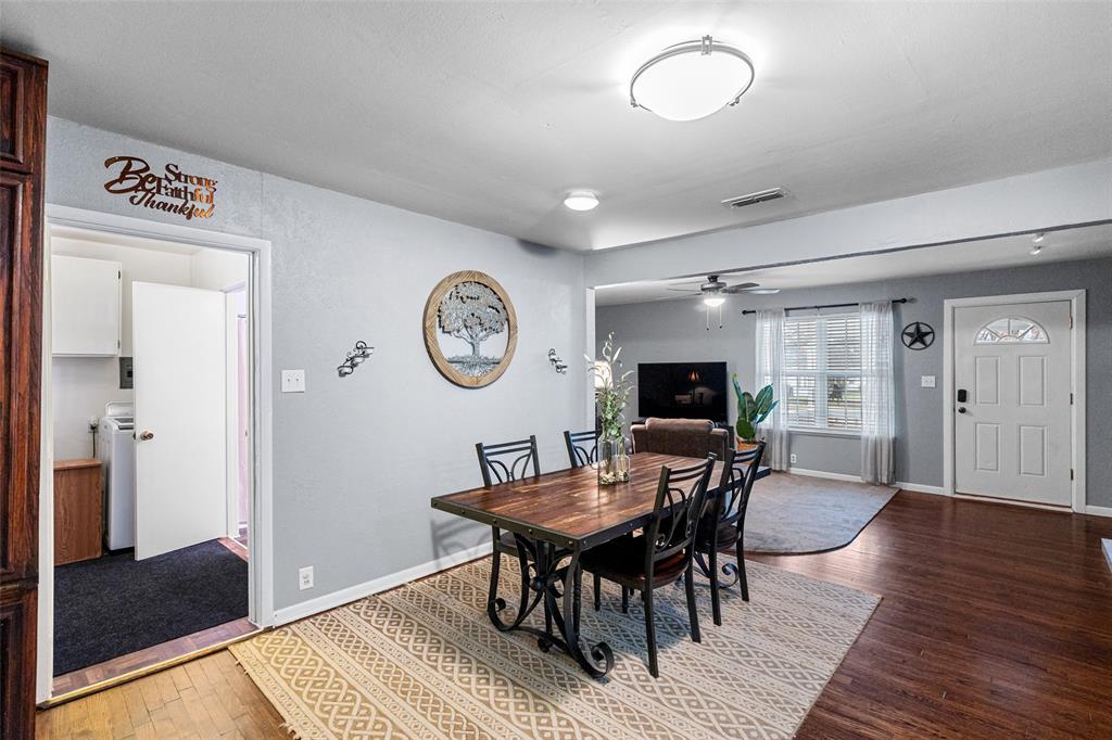 Cleburne, Texas 76033, United States, 3 Bedrooms Bedrooms, ,2 BathroomsBathrooms,Residential,Pending,1845