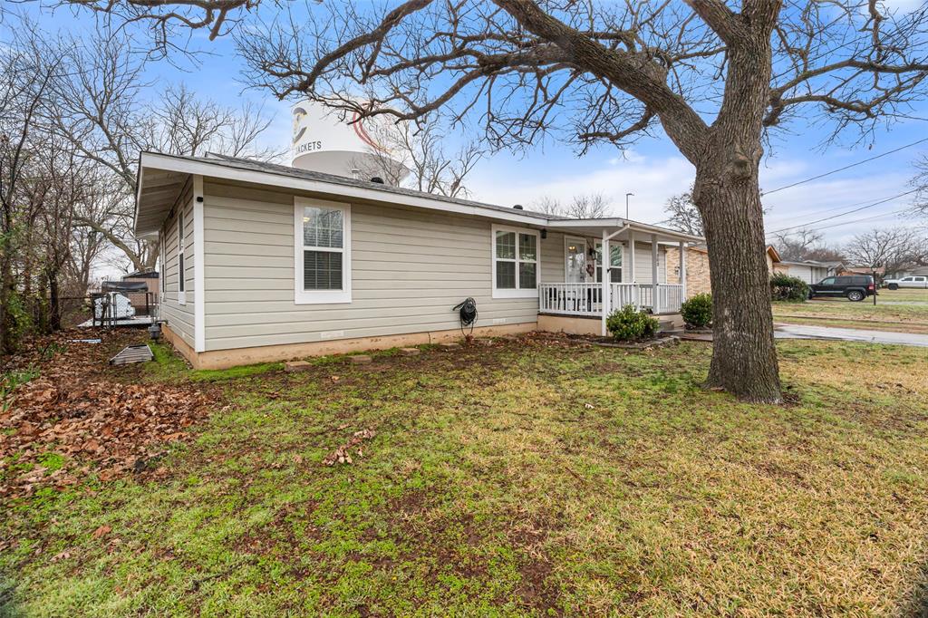 Cleburne, Texas 76033, United States, 3 Bedrooms Bedrooms, ,2 BathroomsBathrooms,Residential,Pending,1845