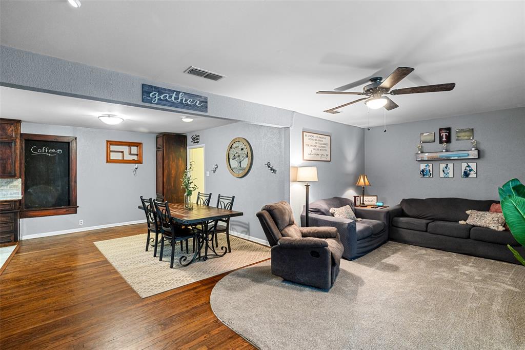 Cleburne, Texas 76033, United States, 3 Bedrooms Bedrooms, ,2 BathroomsBathrooms,Residential,Pending,1845