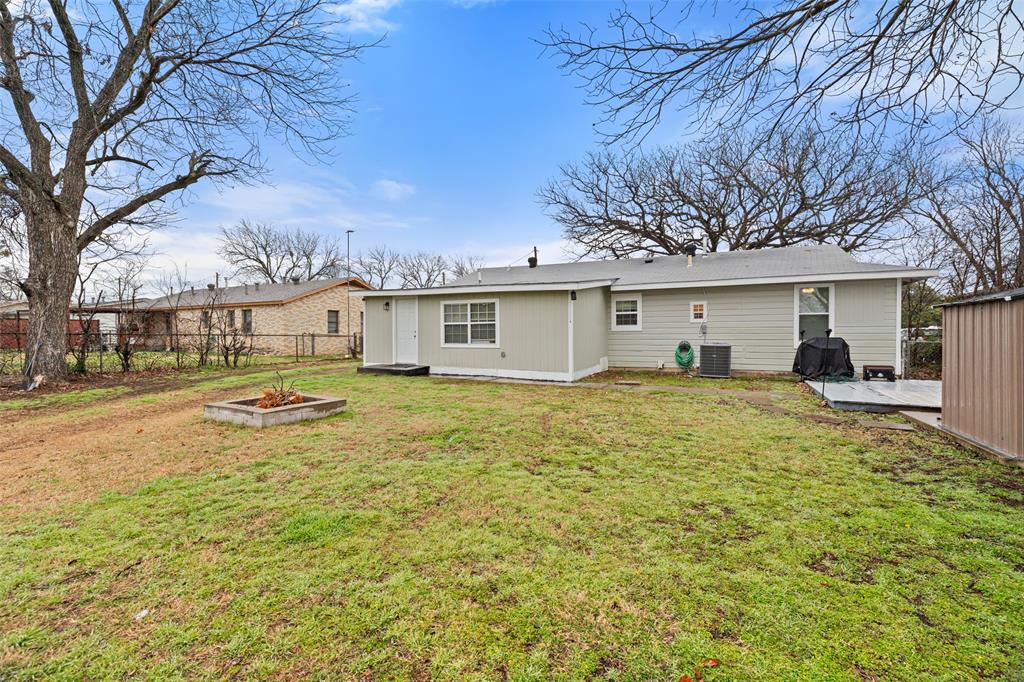 Cleburne, Texas 76033, United States, 3 Bedrooms Bedrooms, ,2 BathroomsBathrooms,Residential,Pending,1845