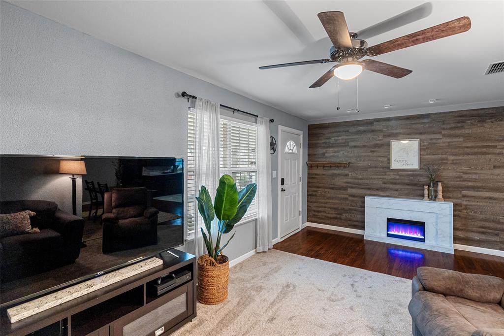 Cleburne, Texas 76033, United States, 3 Bedrooms Bedrooms, ,2 BathroomsBathrooms,Residential,Pending,1845