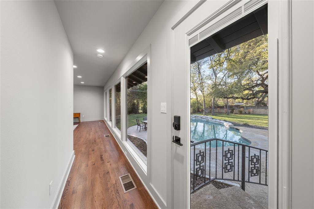 Davis E S Tr - Residential