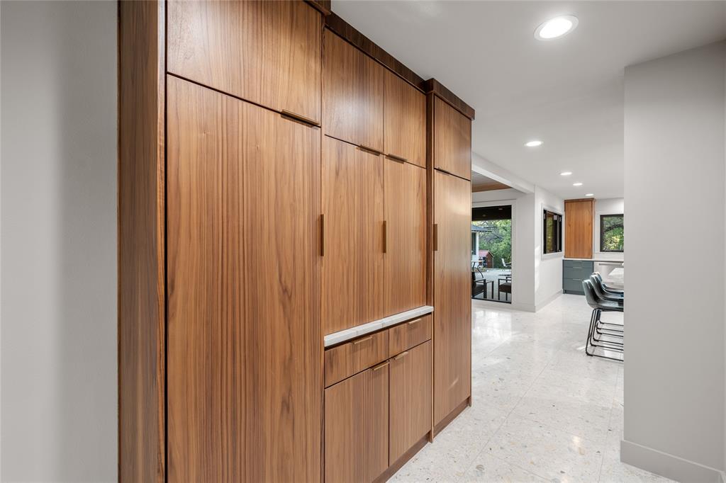 Davis E S Tr - Residential